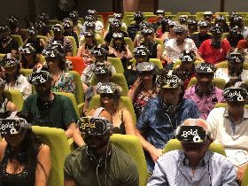 Film in realtà virtuale, Elio Germano inaugura il cinema coi visori 360°